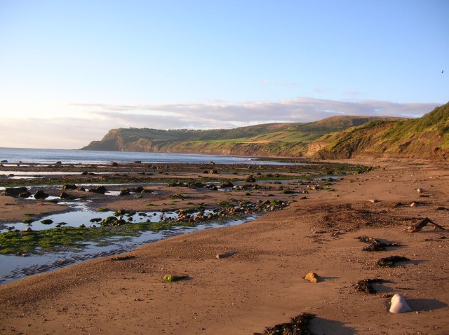 File:Robin Hood's Bay - geograph.org.uk - 925768.jpg