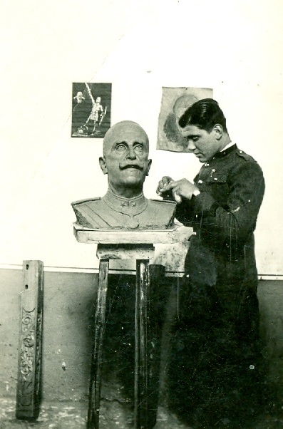 Sculptor Angelo Frattini