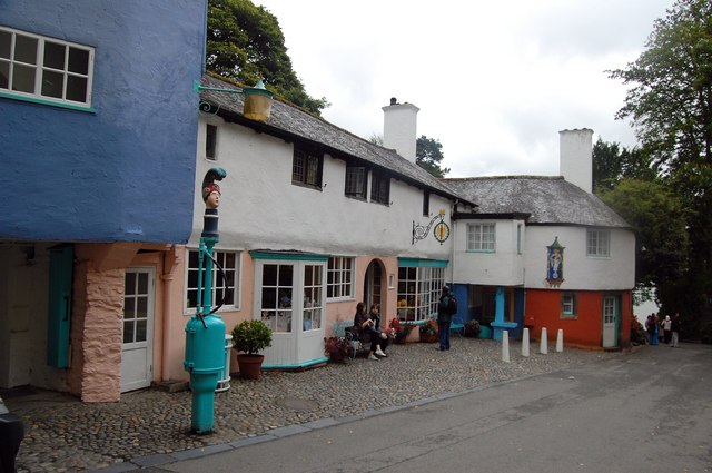 File:Street Scene, Portmeirion - geograph.org.uk - 1481113.jpg