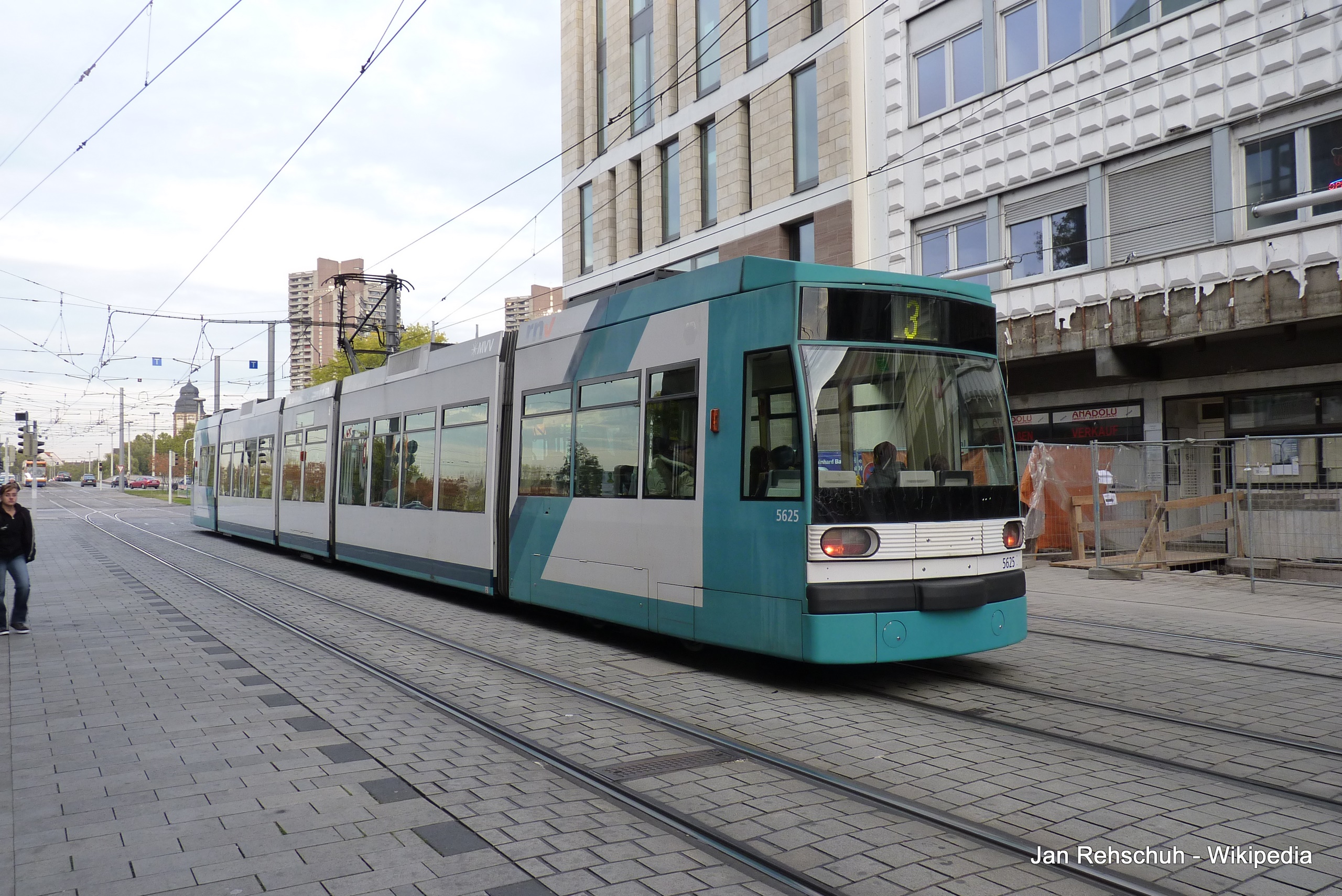 Streetcar Straßenbahn Tram Mannheim RNV Rhein-Neckar-Verbund 26.JPG