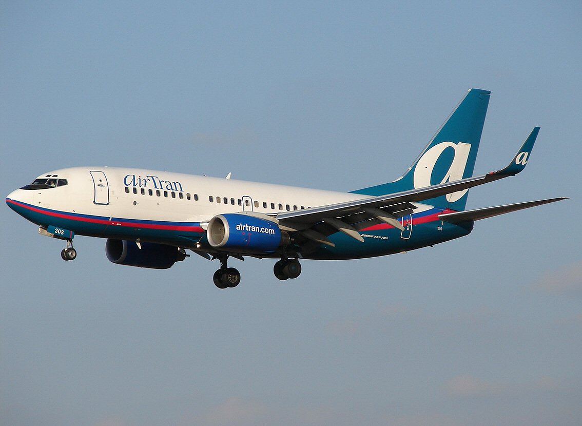 The Boeing 737-700 (434385826).jpg