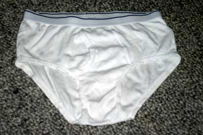 File:Visible Panty Line underneath black seamless leggings.jpg - Wikipedia