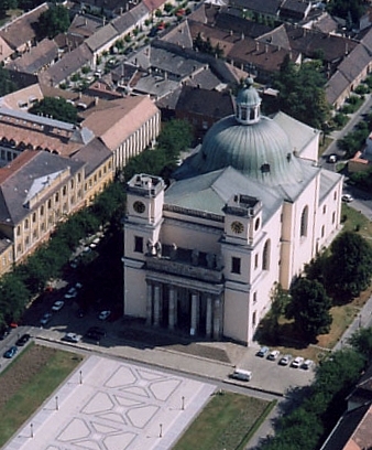 File:Vác Cathedral.jpg