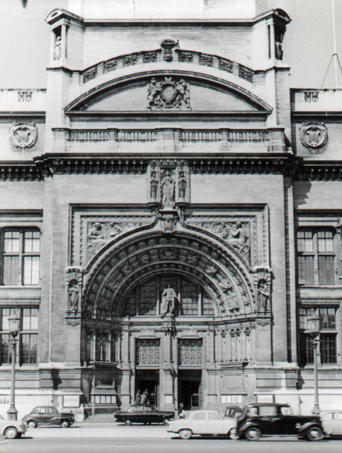 Victoria and Albert Museum - Wikipedia