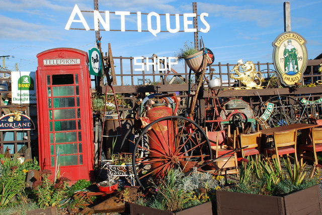 File:"Antiques Shop" Blythe Farm - geograph.org.uk - 614920.jpg