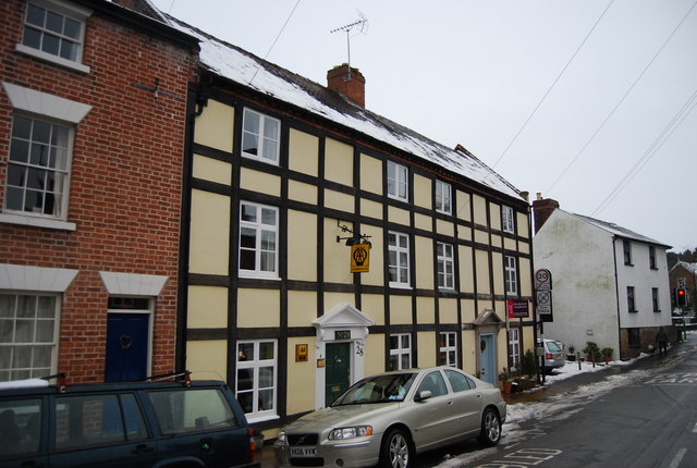 File:28, Lower Broad St - geograph.org.uk - 2229561.jpg