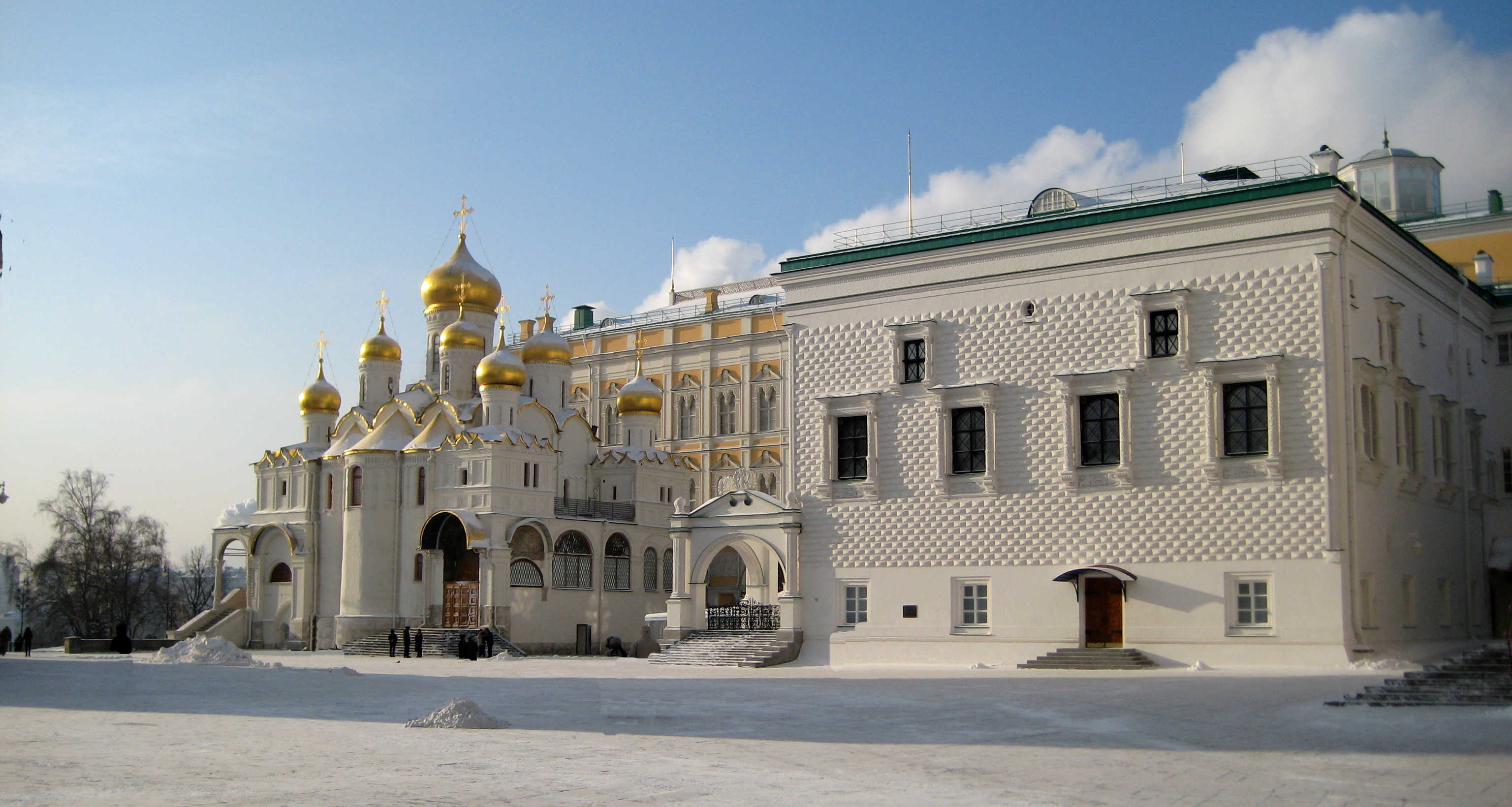 Русские итальянские зодчие. Грановитая палата Московского Кремля. Грановитая палата Кремль Москва. Соборная площадь Грановитая палата. Кремль архитектура Грановитая палата.