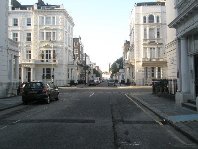 File:Approaching the crossroads of Clarendon Street and St George's Drive - geograph.org.uk - 1560393.jpg