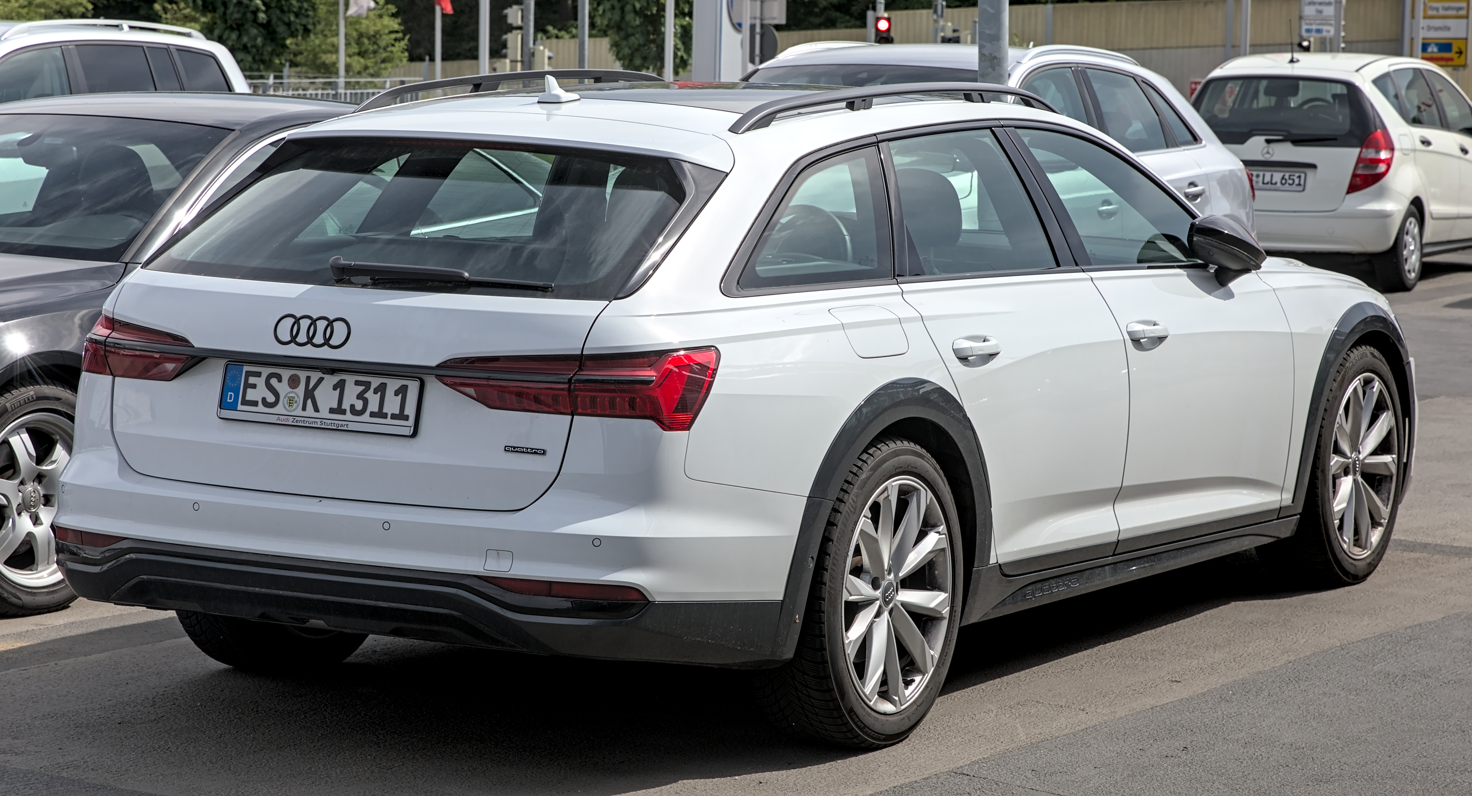 File:Audi A6 Allroad Quattro C8 1X7A0302.jpg - Wikimedia Commons