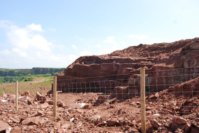 File:Birkhams Quarry (2) - geograph.org.uk - 1346357.jpg