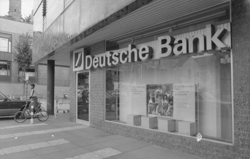 File:Bundesarchiv B 145 Bild-F079050-0014, Bonn, Bankgebäude.jpg