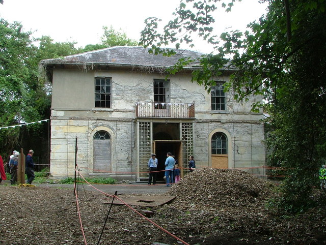 File:Castle Green House, Cardigan Castle - geograph.org.uk - 470110.jpg