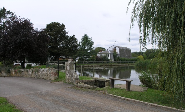 Small picture of Coltsford Mill courtesy of Wikimedia Commons contributors