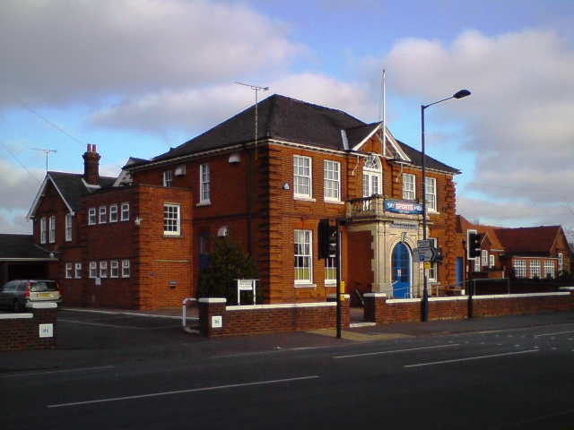 Small picture of Felixstowe Conservative Club courtesy of Wikimedia Commons contributors