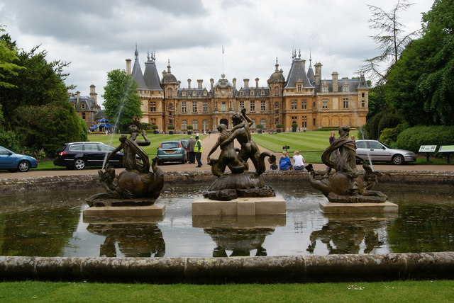 Fountains before the front drive of Waddesdon Manor - geograph.org.uk - 1602270