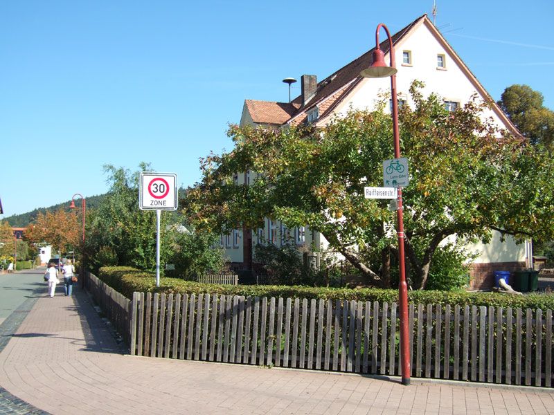 File:Lahn Eder Radweg Ernsthausen.jpg