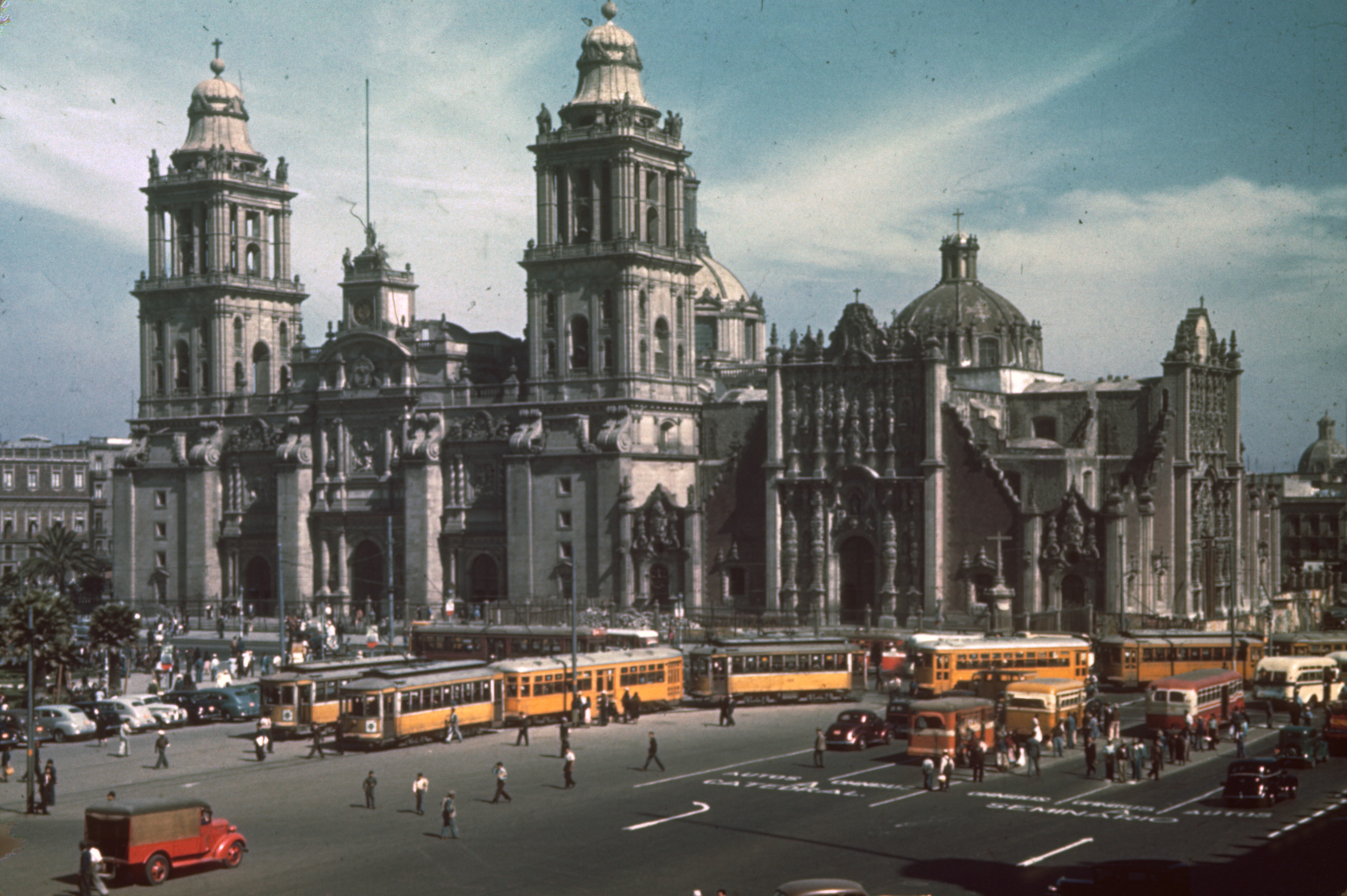 Meksiko Mexico_City,_Metropolitan_Cathedral,_Kodachrome_by_Chalmers_Butterfield