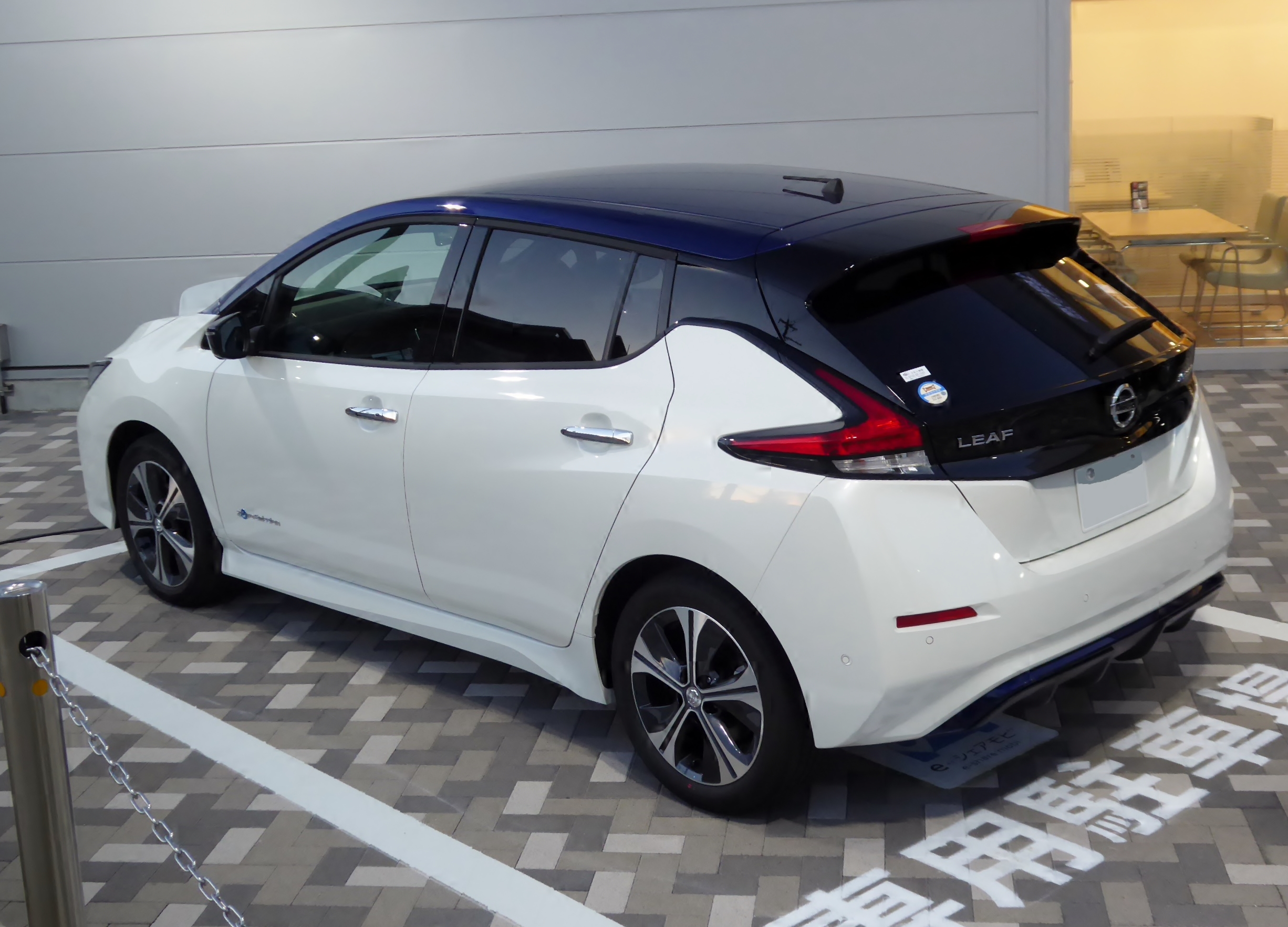 Nissan leaf ze1 battery