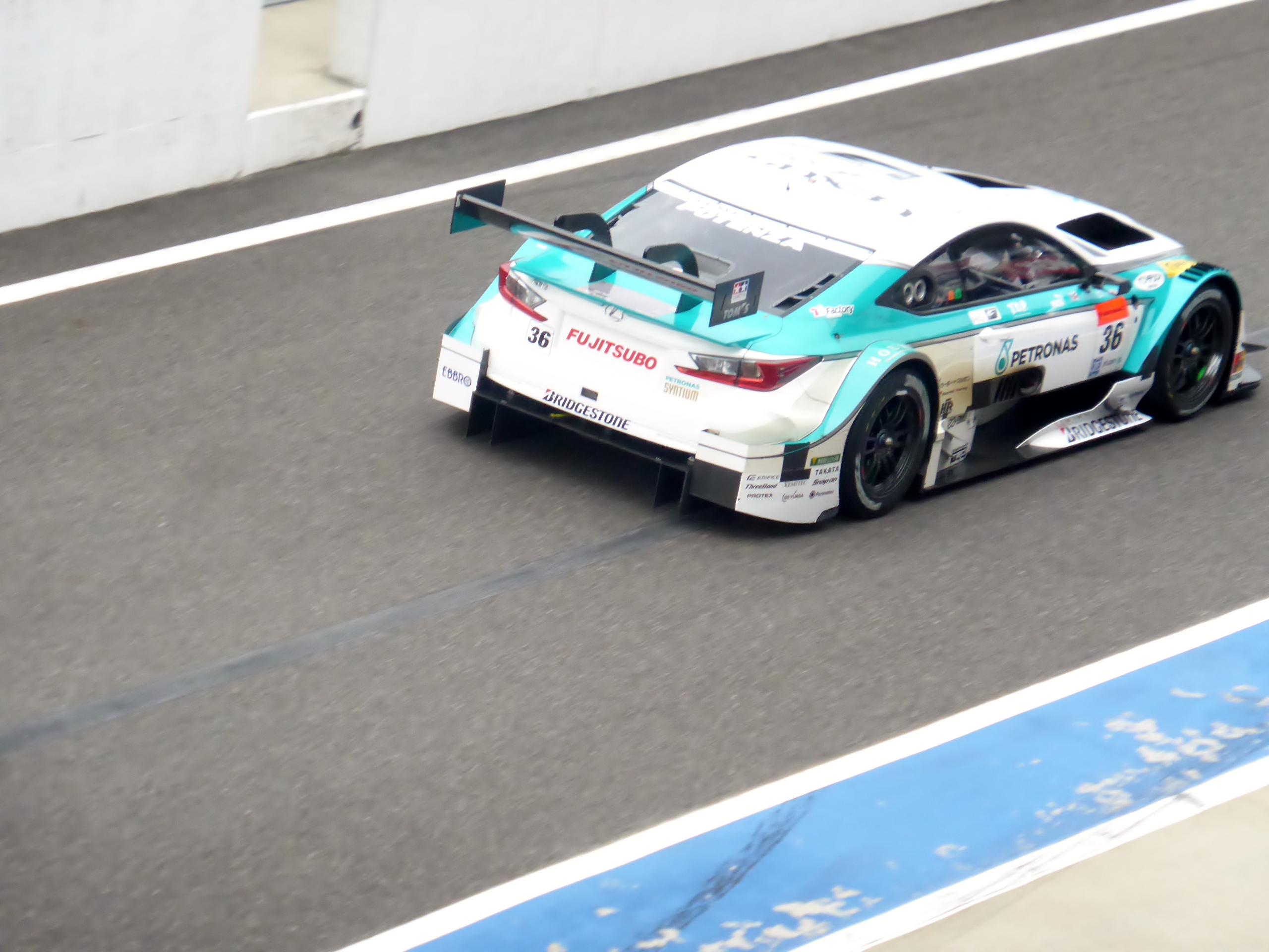 File No 36 Petronas Tom S Rc F At 14 Super Gt Suzuka Test Jpg Wikimedia Commons