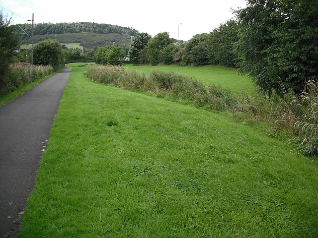 File:Park between the railway and A82 - geograph.org.uk - 1471250.jpg