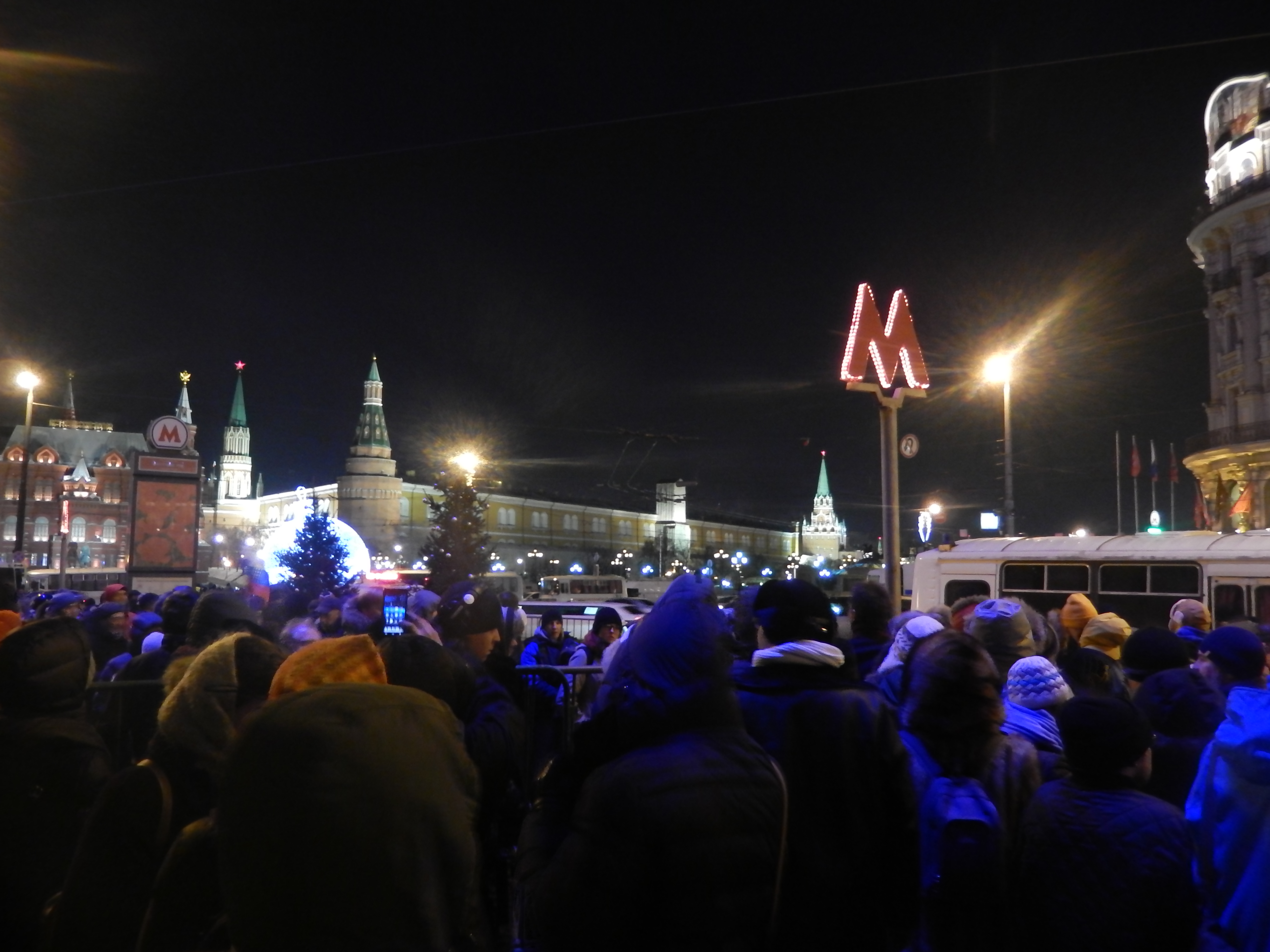 3 декабря москва. Москва декабрь 2014. Москва 30 декабря 2009. Москва март 2016. Митинг в Москве 18 марта 2022.