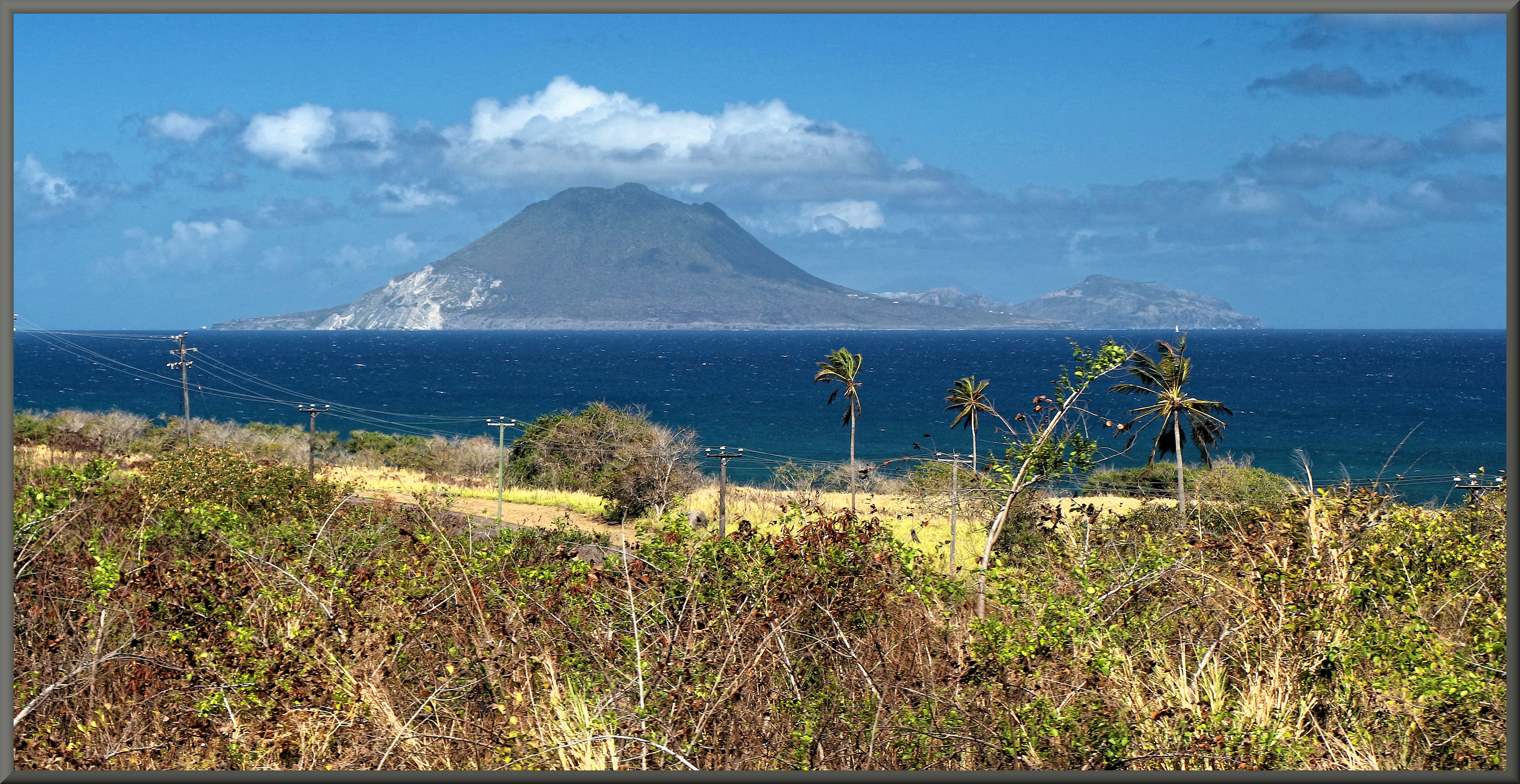 Синт эстатиус. St. Kitts Scenic Railway. Синт-Эстатиус жители. Остров синт Эстатиус в 18 веке.