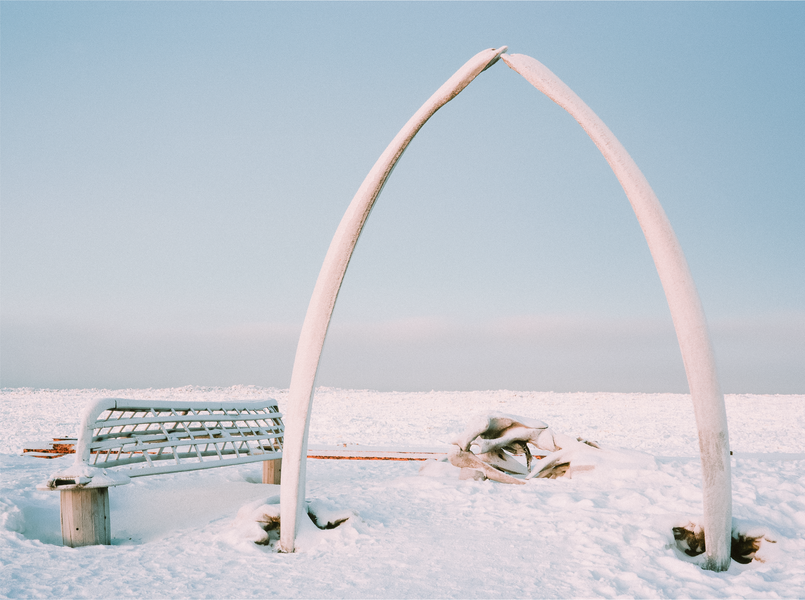 File:Whalebone arch in Utqiagvik Alaska.png - Wikipedia