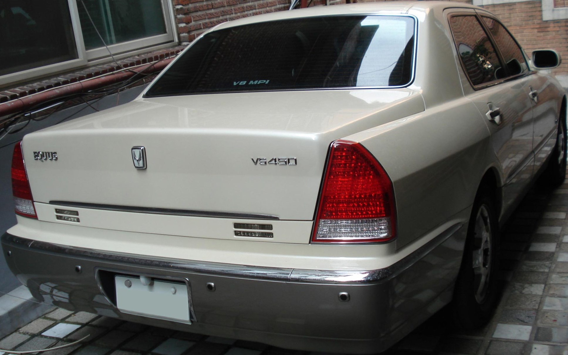 File:20100728 hyundai equus 02.jpg - Wikimedia Commons