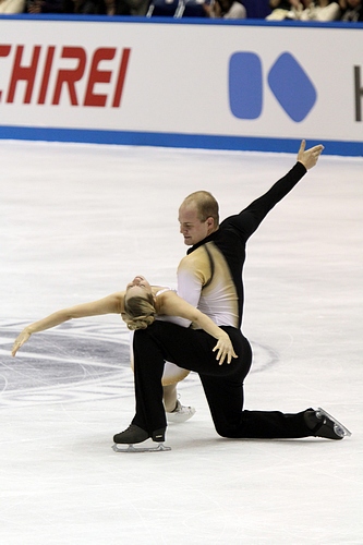 File:2010 NHK Trophy Pairs - Mylene BRODEUR - John MATTATALL - 1913a.jpg