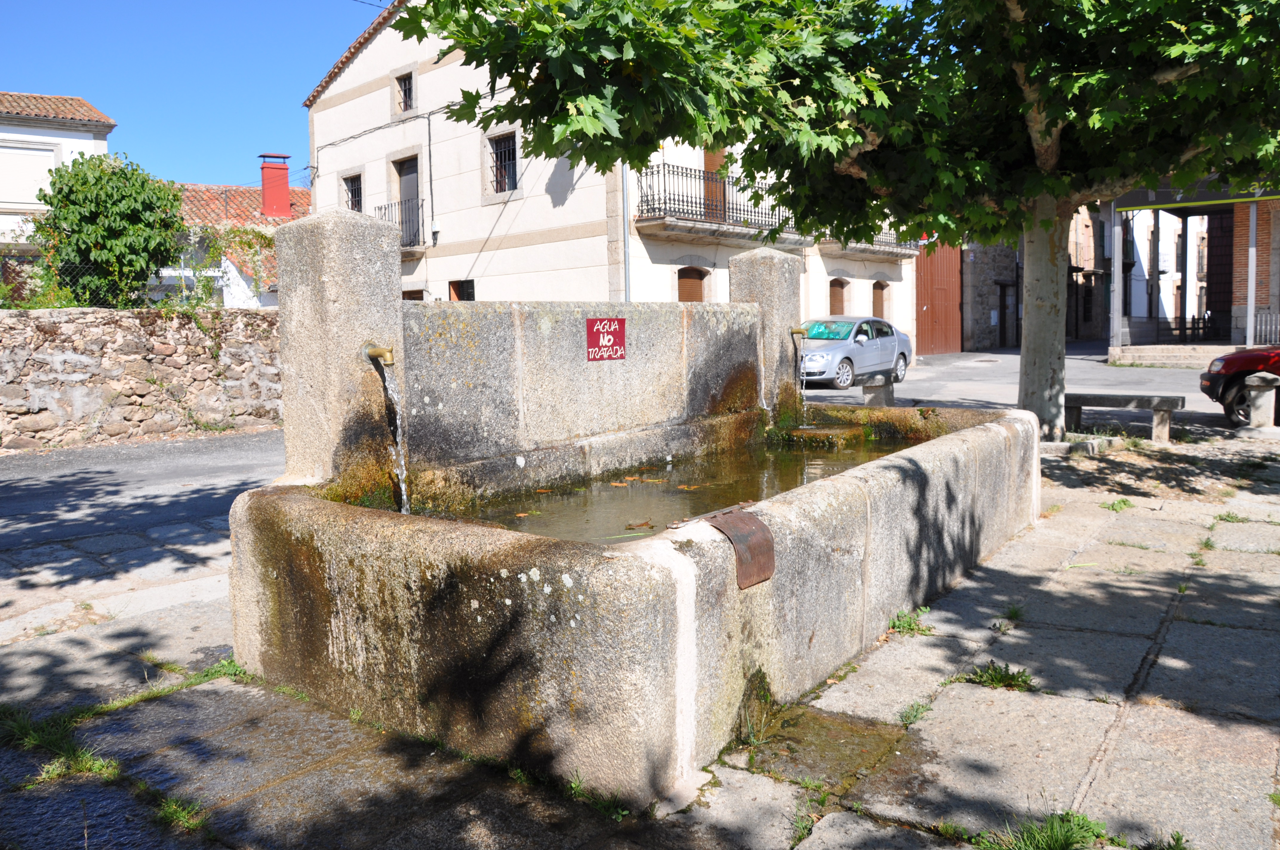 File:Sardas. Pila del lavadero.jpg - Wikimedia Commons