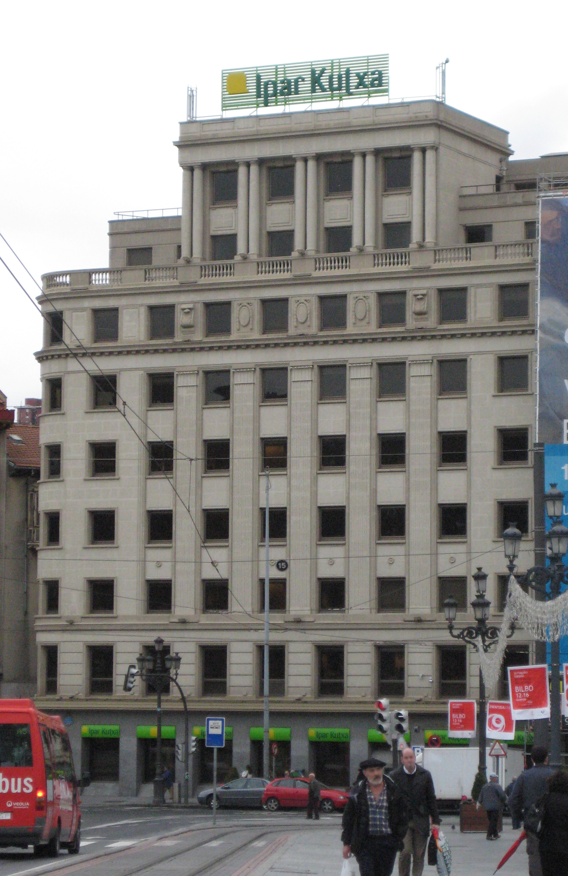 Edificio de Ipar Kutxa en Bilbao.