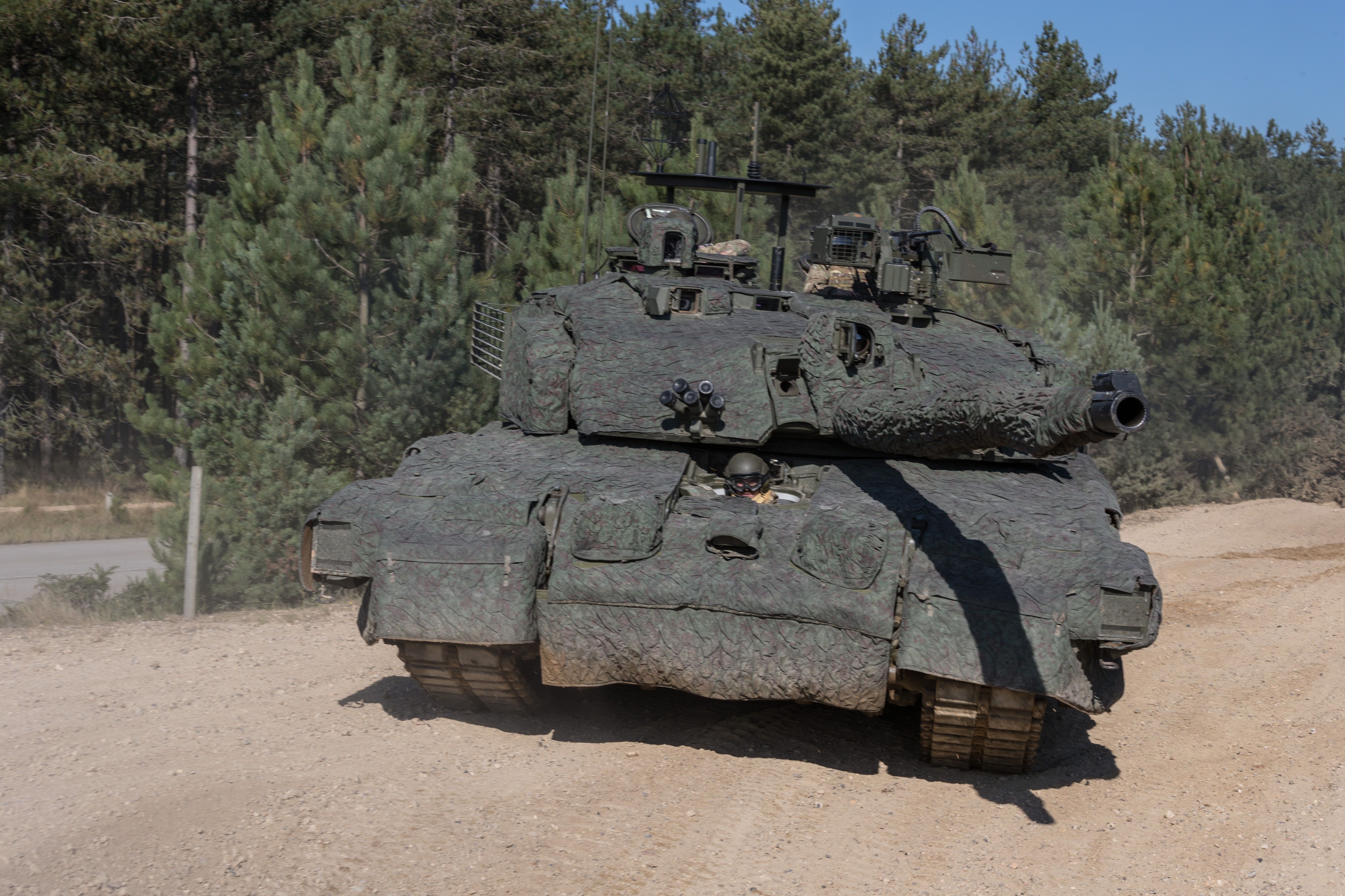 The UK has shown the Challenger 2 TES Megatron tank modified for