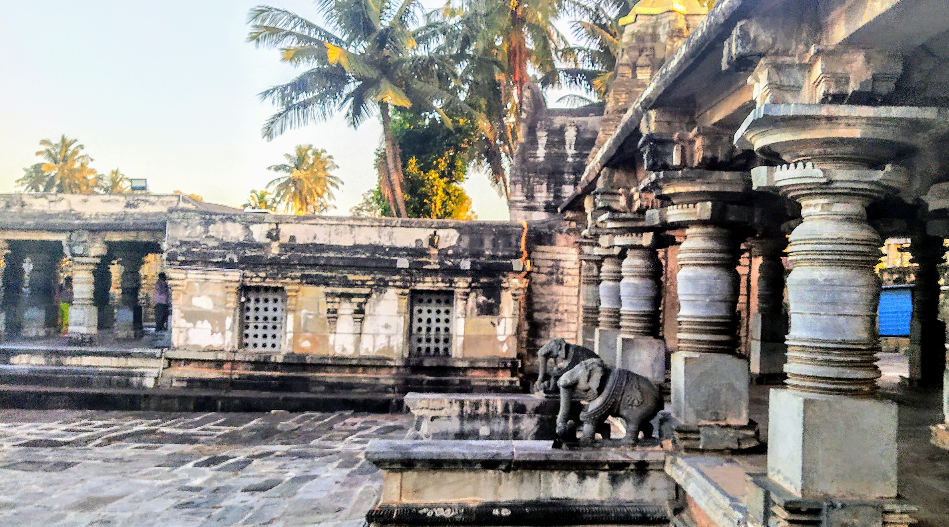 chennakeshava temple at belur,karnataka,india.This temple is famous for its  outstanding stone sculptures Stock Photo - Alamy