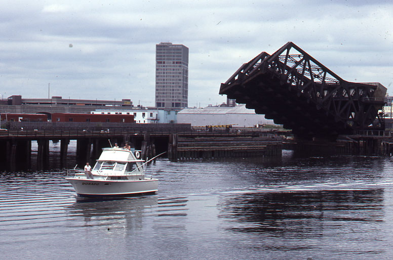 File:Charles River Bridge opening, August 1981.jpg