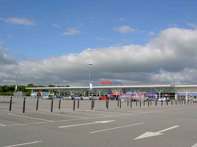 File:Early morning in Tesco's car park - geograph.org.uk - 839365.jpg