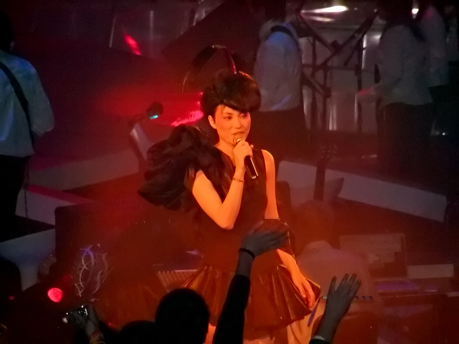 File:Faye Wong in concert  - Wikimedia Commons
