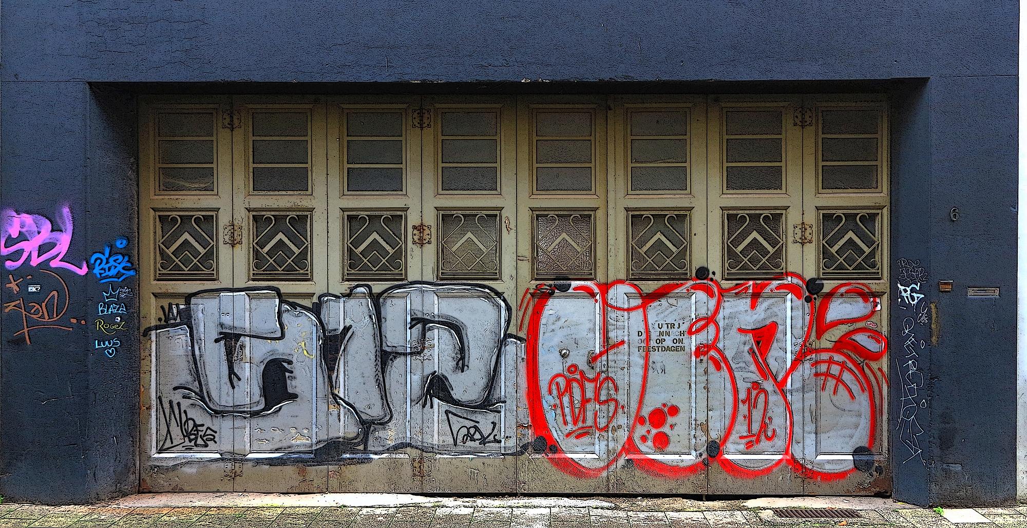 Что грозит за граффити на воротах гаража?