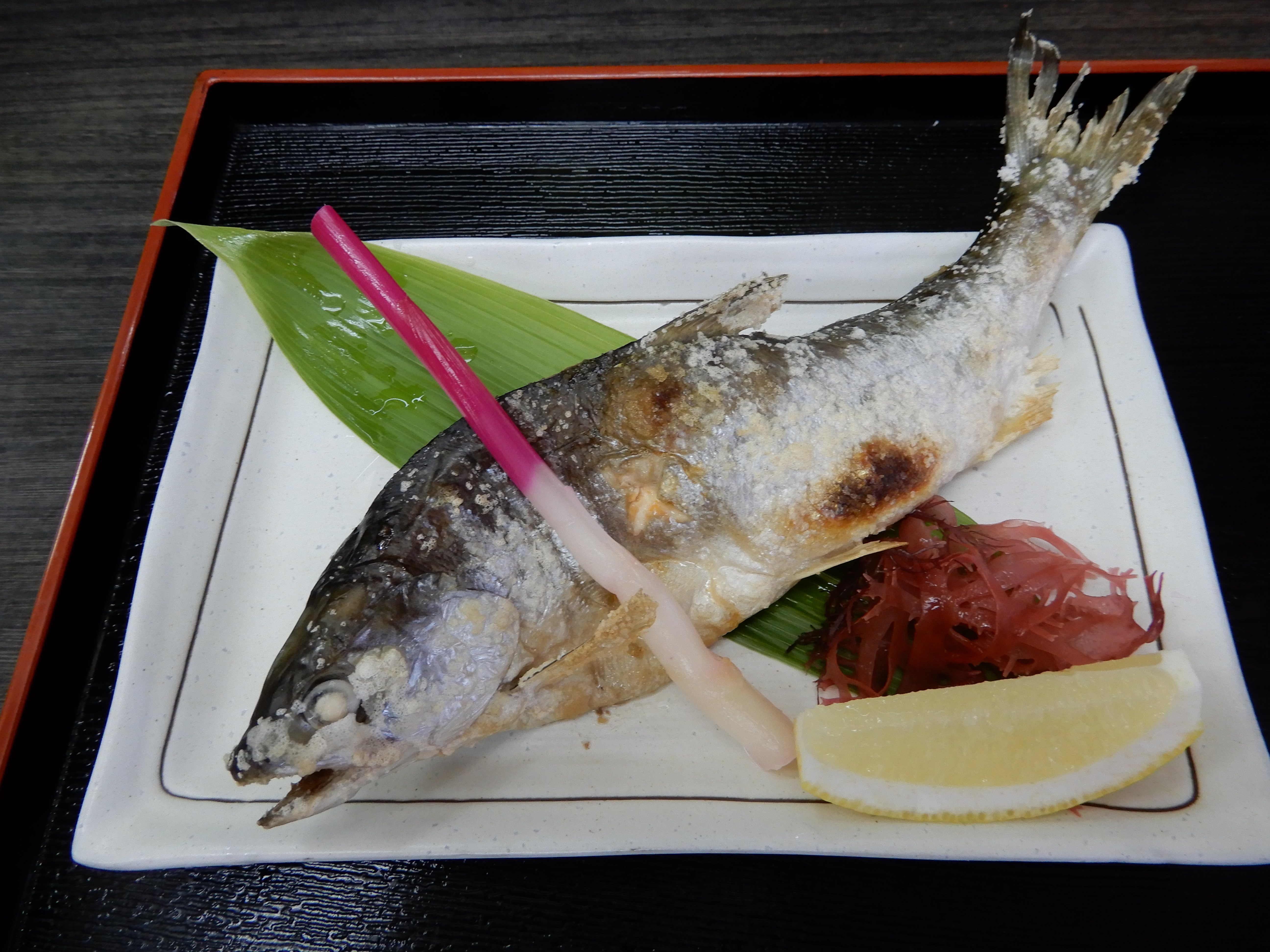 ファイル Grilled Fish Himemasu Or Oncorhynchus Nerka In A Restaurant By Lake Towada Aomori Prefecture Japan Jpg Wikipedia