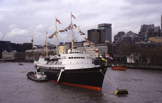 File:HMY Britannia in London for the very last time - 11-97 - geograph.org.uk - 4587652.jpg