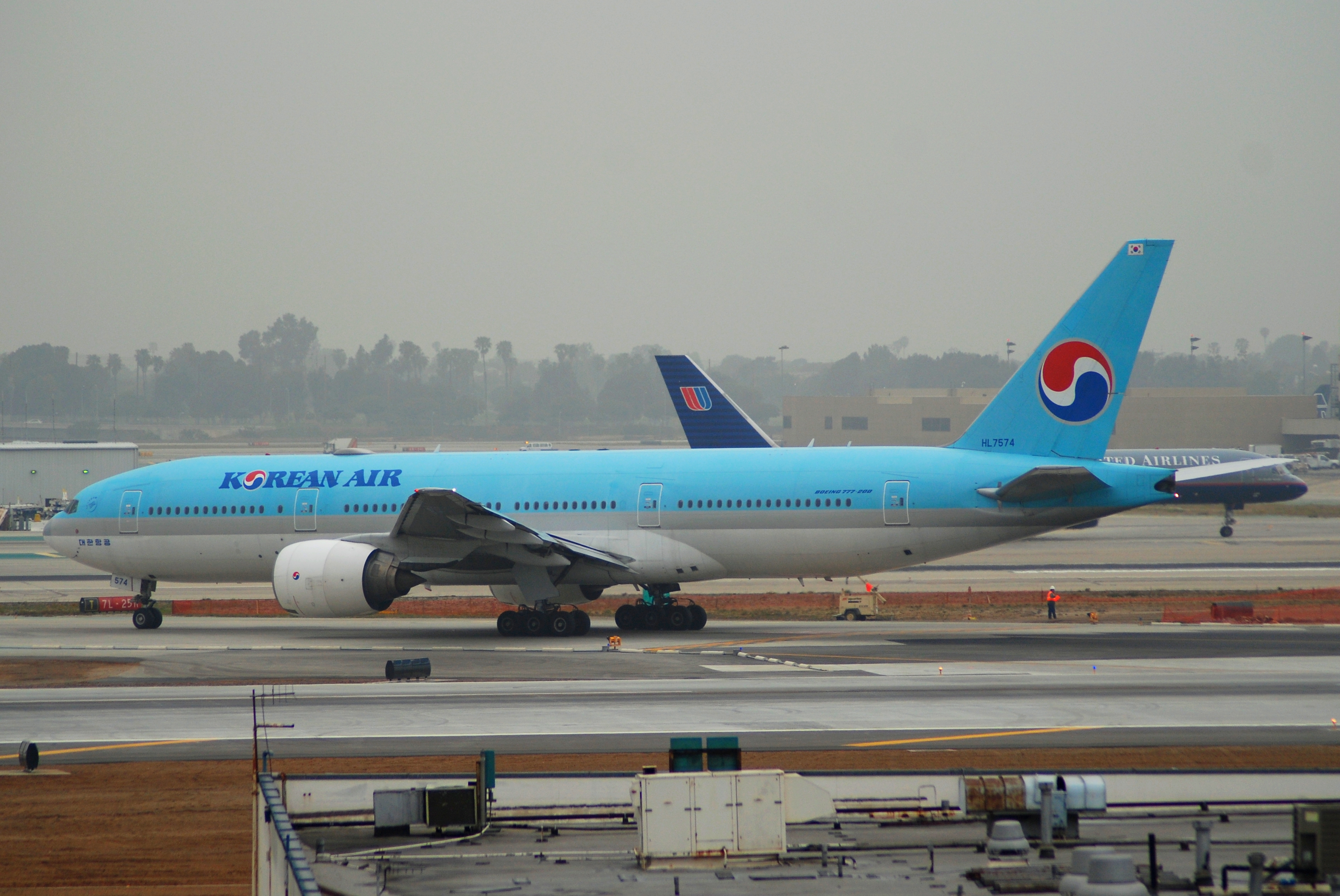 Korean Air 777