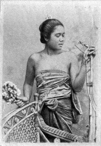 Mon woman, 1904.gif