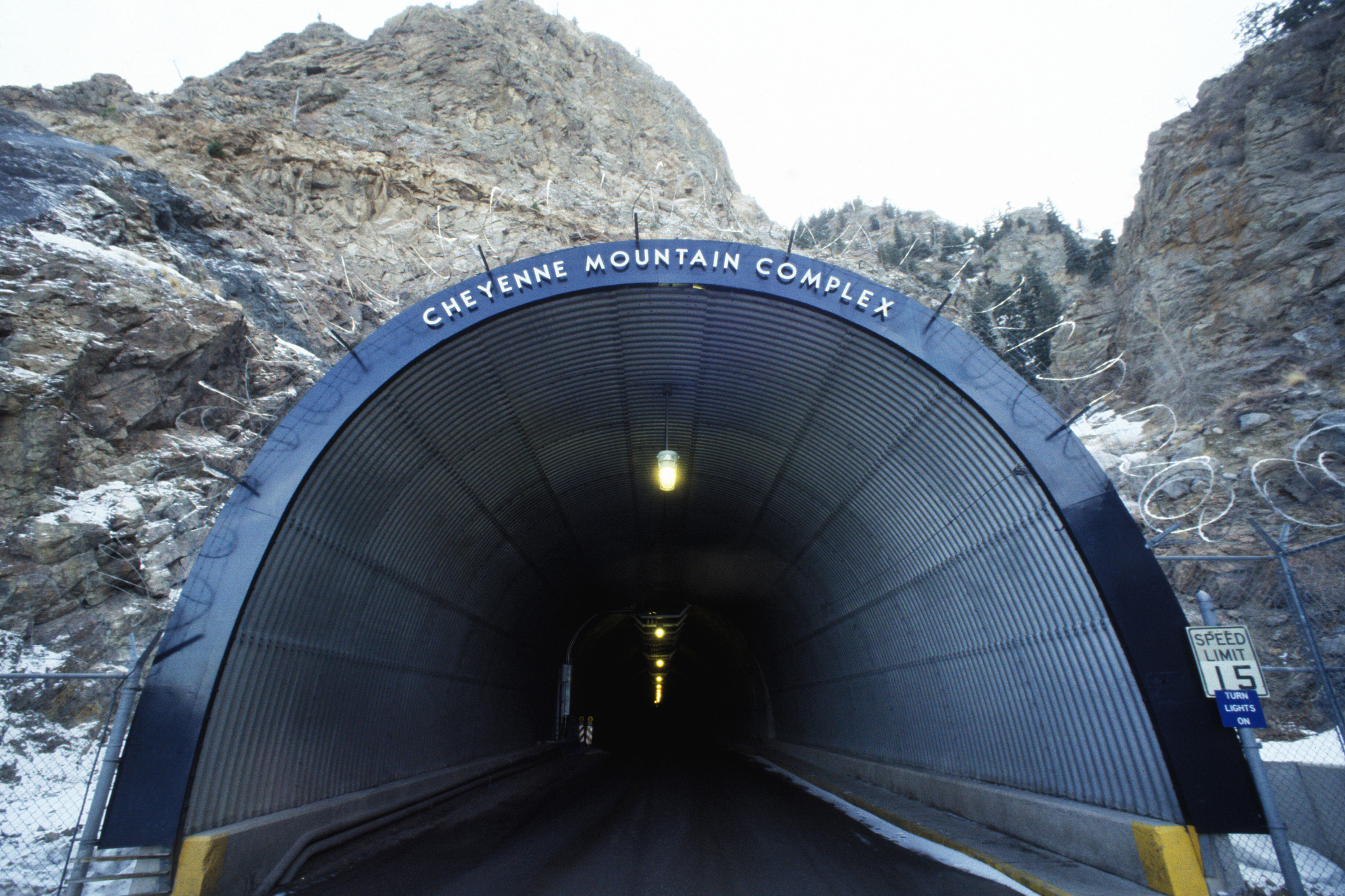 File:NORADTunnelEntrance1.jpg - Wikimedia Commons