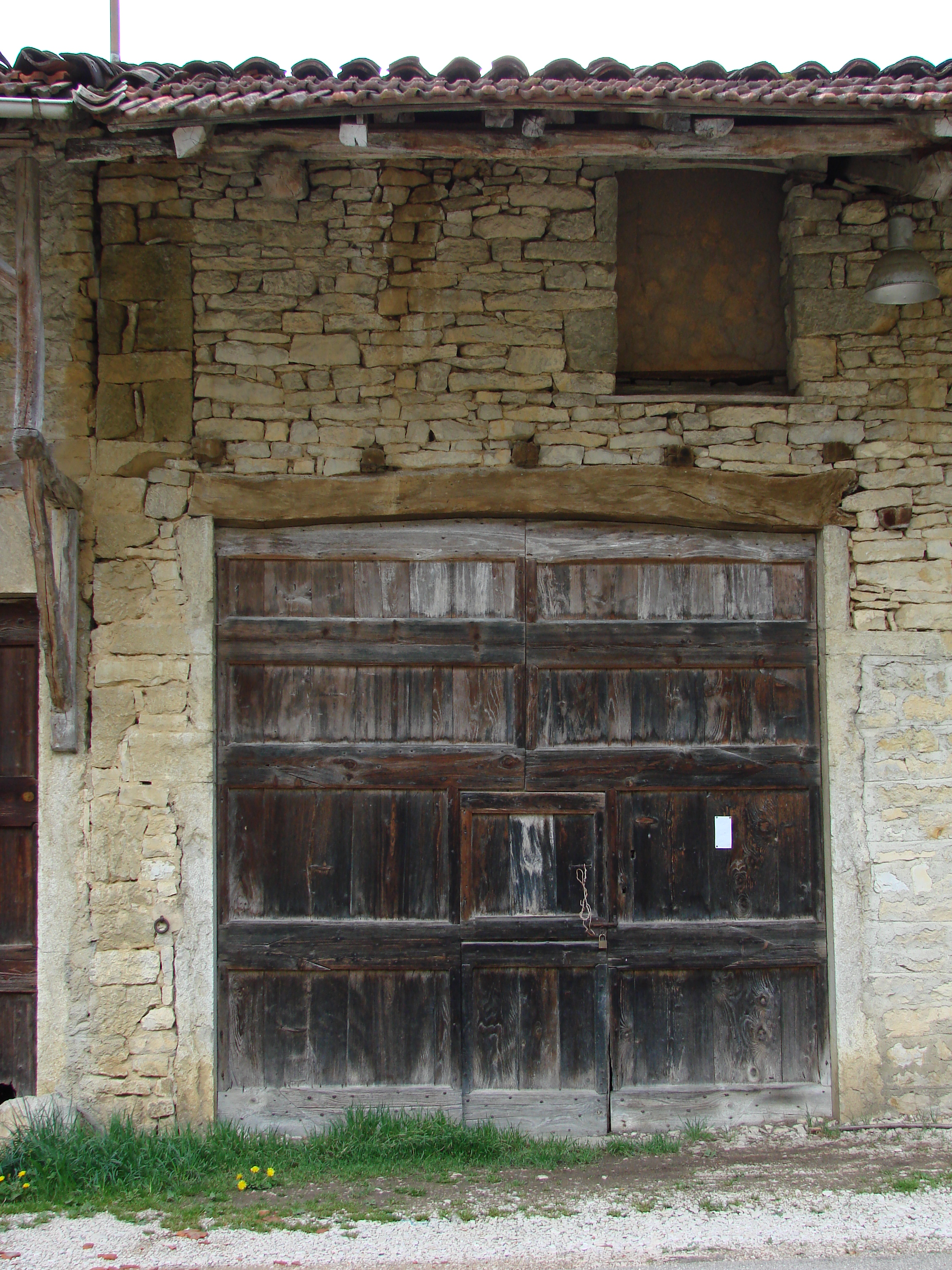 File:Porte-grange.JPG - Wikimedia Commons