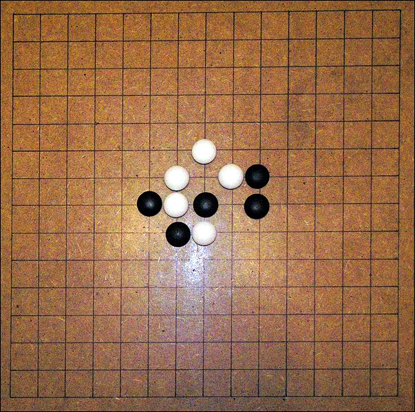 Gomoku \u2013 Vikipeedia