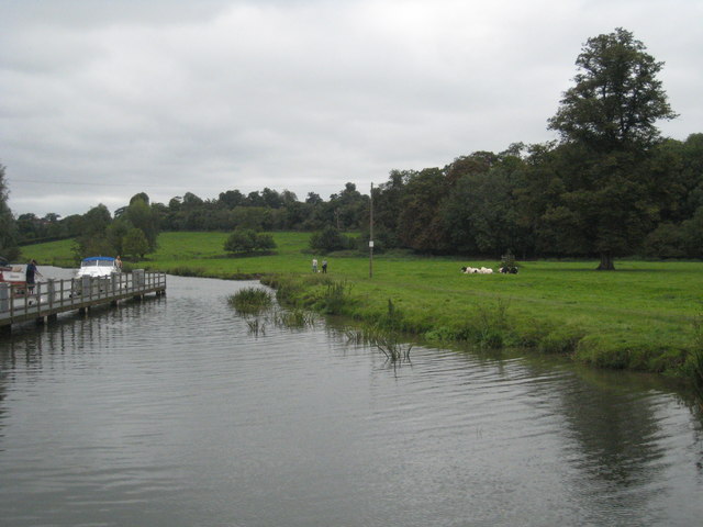 File:Riverside meadows upstream from Shiplake Lock - geograph.org.uk - 956332.jpg