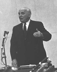 Prof. Baron testifying at Adolf Eichmann's trial (1961) Salo Wittmayer Baron at Eichmann trial 1961 (cropped).jpg