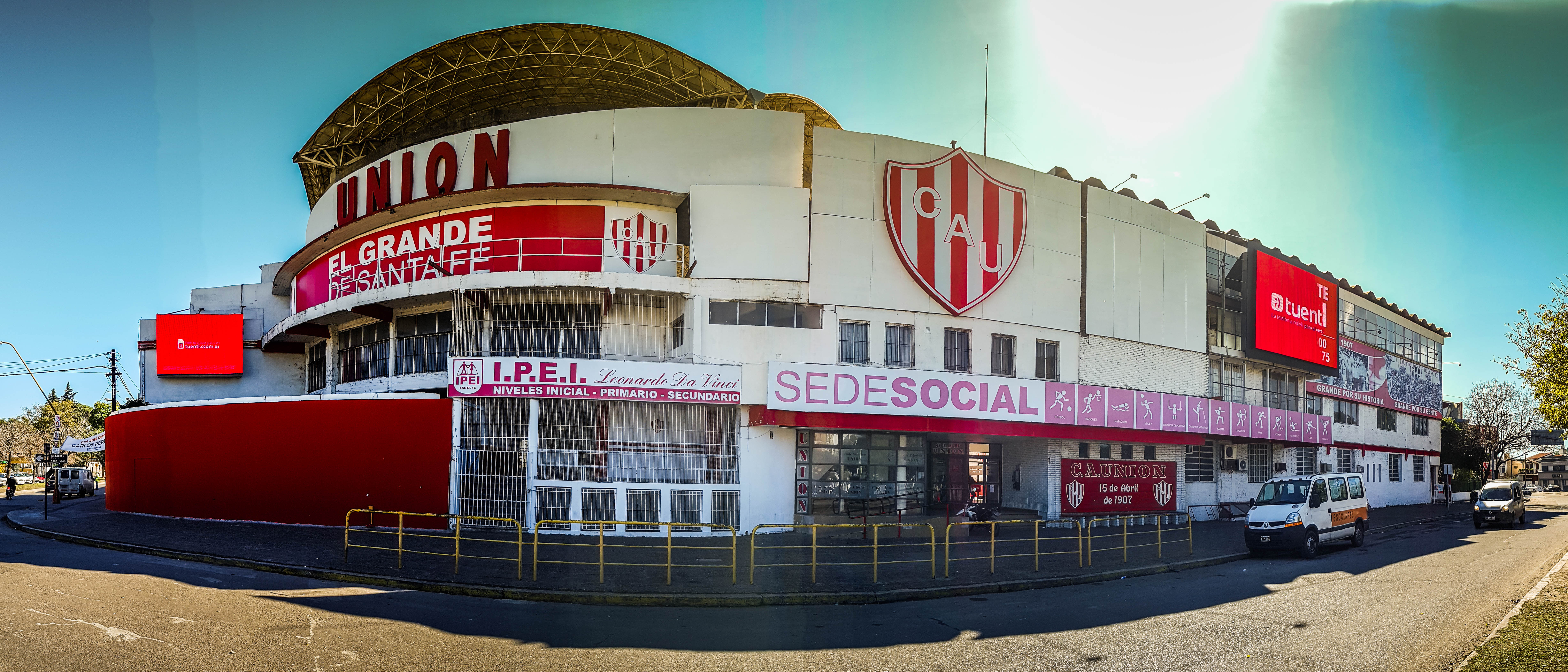 File:Sede social del Club Atlético Atlanta..jpg - Wikimedia Commons