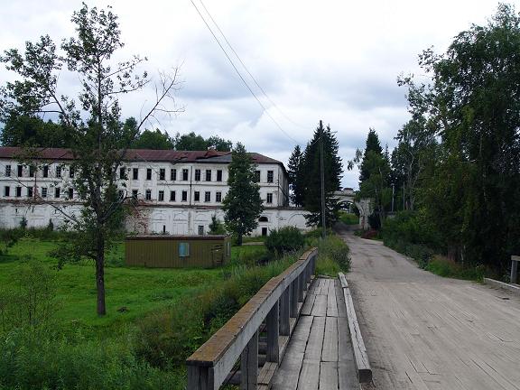 File:Spaso-Sumorin Monastery-2.jpg