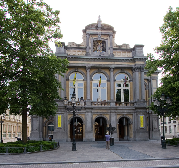 File:Stadsschouwburg Brugge voorzijde.jpg