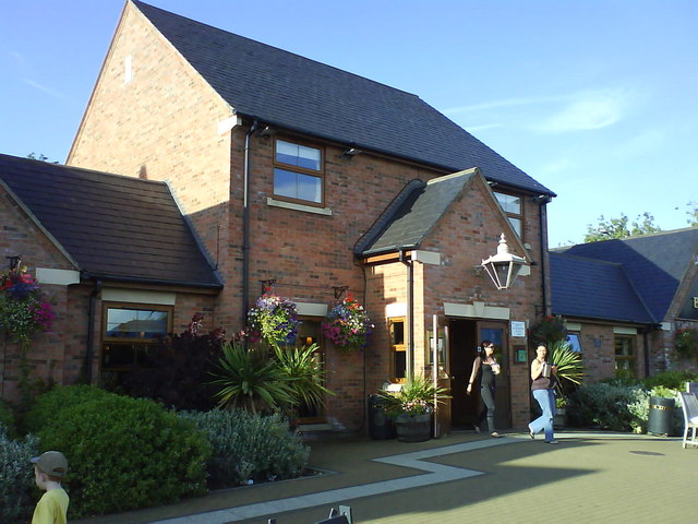 File:The Bure Farm in Bicester - geograph.org.uk - 1401887.jpg